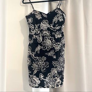 American Eagle Black and White Floral Peplum Dress | Size 2 | WITH POCKETS